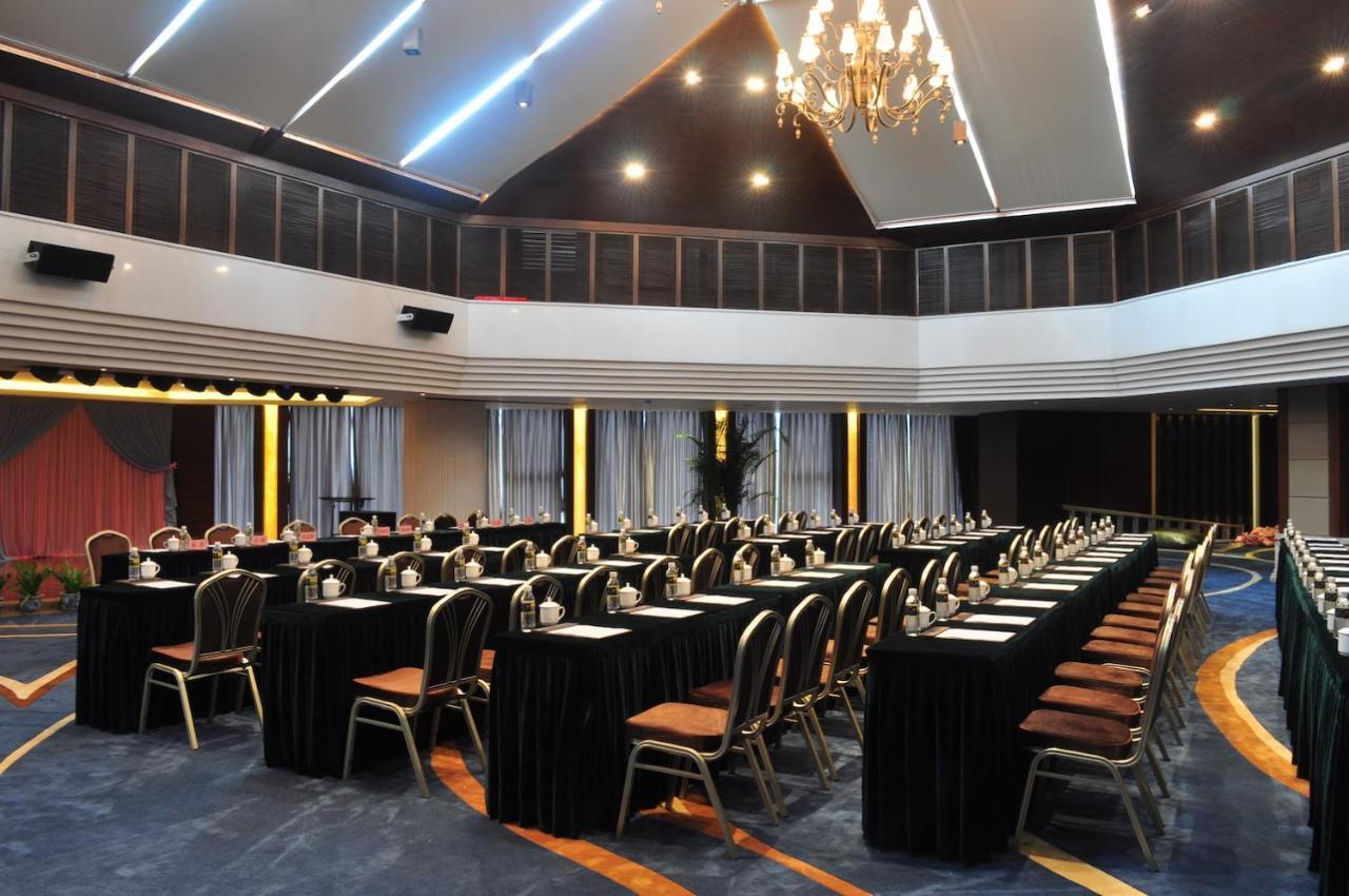 Joya International Hotel Sanya Exterior photo